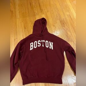 BRAND NEW. brandy melville maroon hoodie.